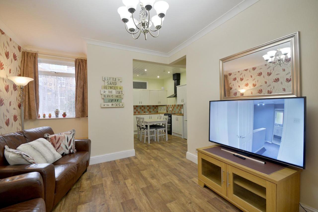 Ground Floor Apartment Up To 6 Guests With Games Chill Out Room Scarborough Exterior photo